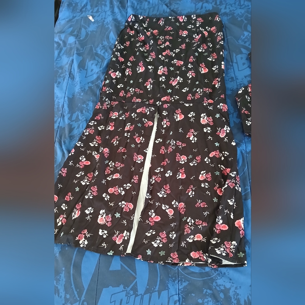 Floral Two-Piece Set - Picture 2 of 3